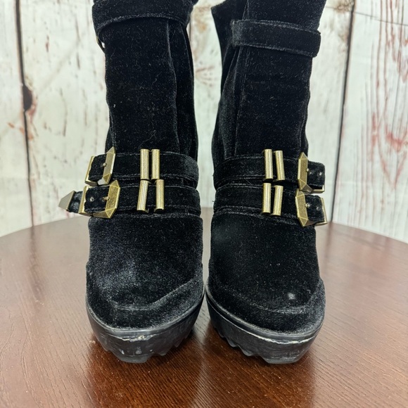 Jeffrey Campbell x LF  Crushed Velvet Buckled Boots Vintage Gothic look 7 GuC - Picture 7 of 16